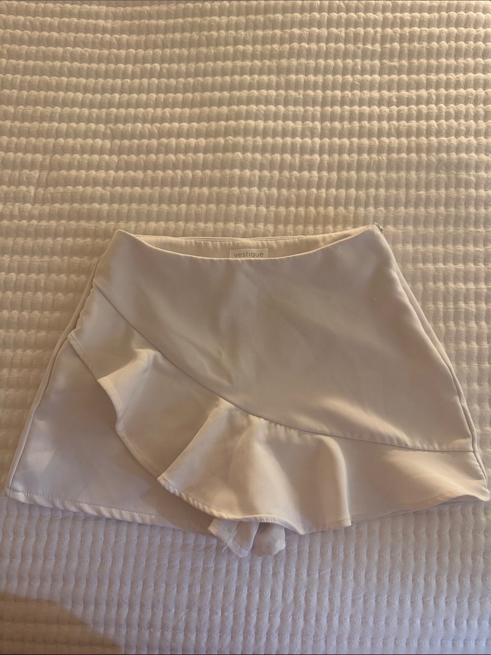 vestique Cream Ruffle Skort